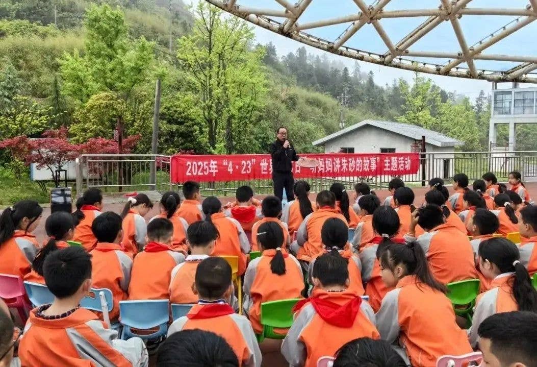 全民阅读，书香铜仁！铜仁市各级妇联精心策划举办“小桔灯”亲子阅读活动