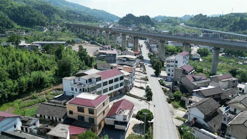 两清两改两治理|平溪街道妇女撑起环境整治“半边天”