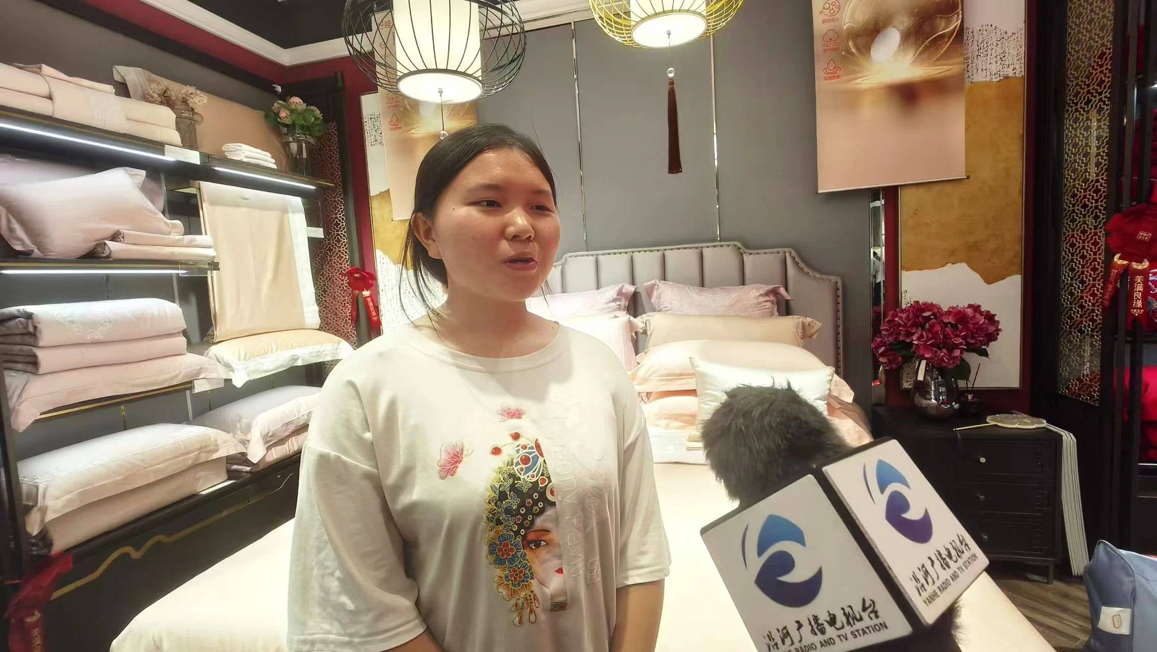 情暖学子!沿河爱心企业关爱慰问困难学子彰显巾帼担当