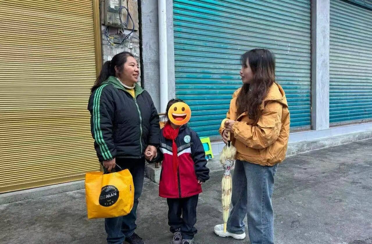 沿河板场镇“李花妈妈”志愿服务队：爱心守护花蕾，呵护女童阳光茁壮成长