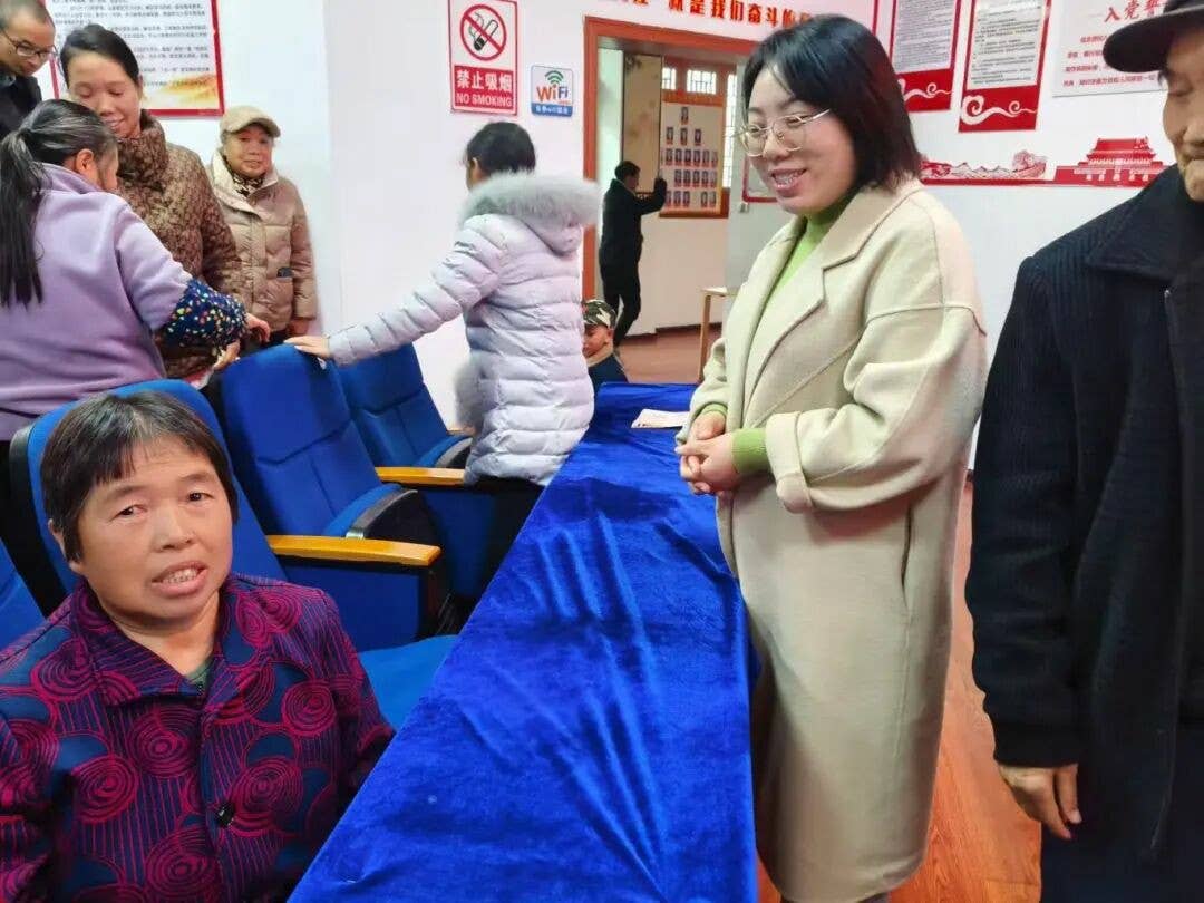 法治护航成长 家校社共筑育人根基——贵州省家庭教育指导讲座走进团山社区