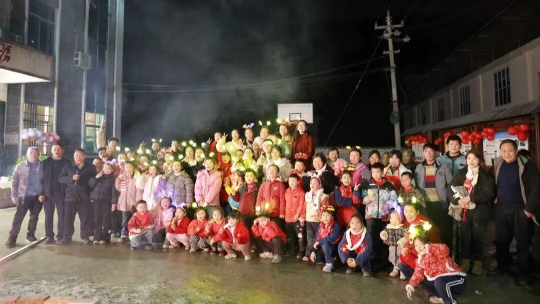 思南：“针心针意”织暖冬 “爱心妈妈”情暖“陈薯”晚托班