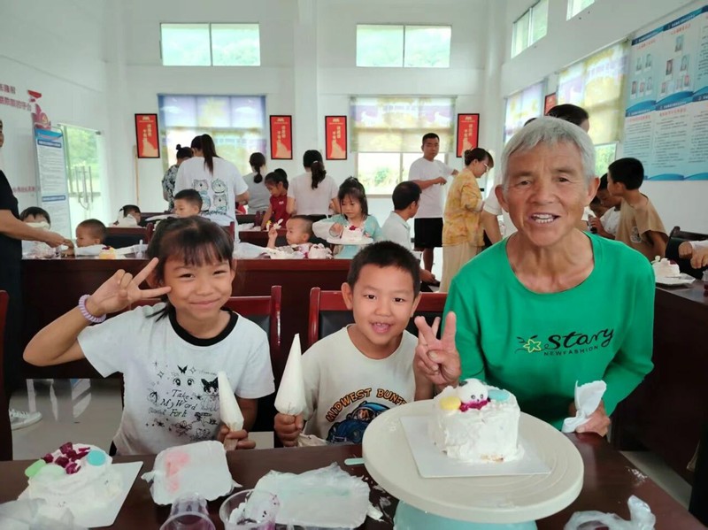 玉屏“萤火虫·幸福家”亲子成长营探索家庭教育服务新路径