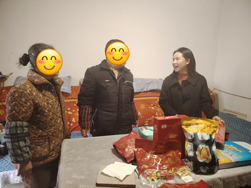 市妇联到同心社区开展春节走访慰问活动